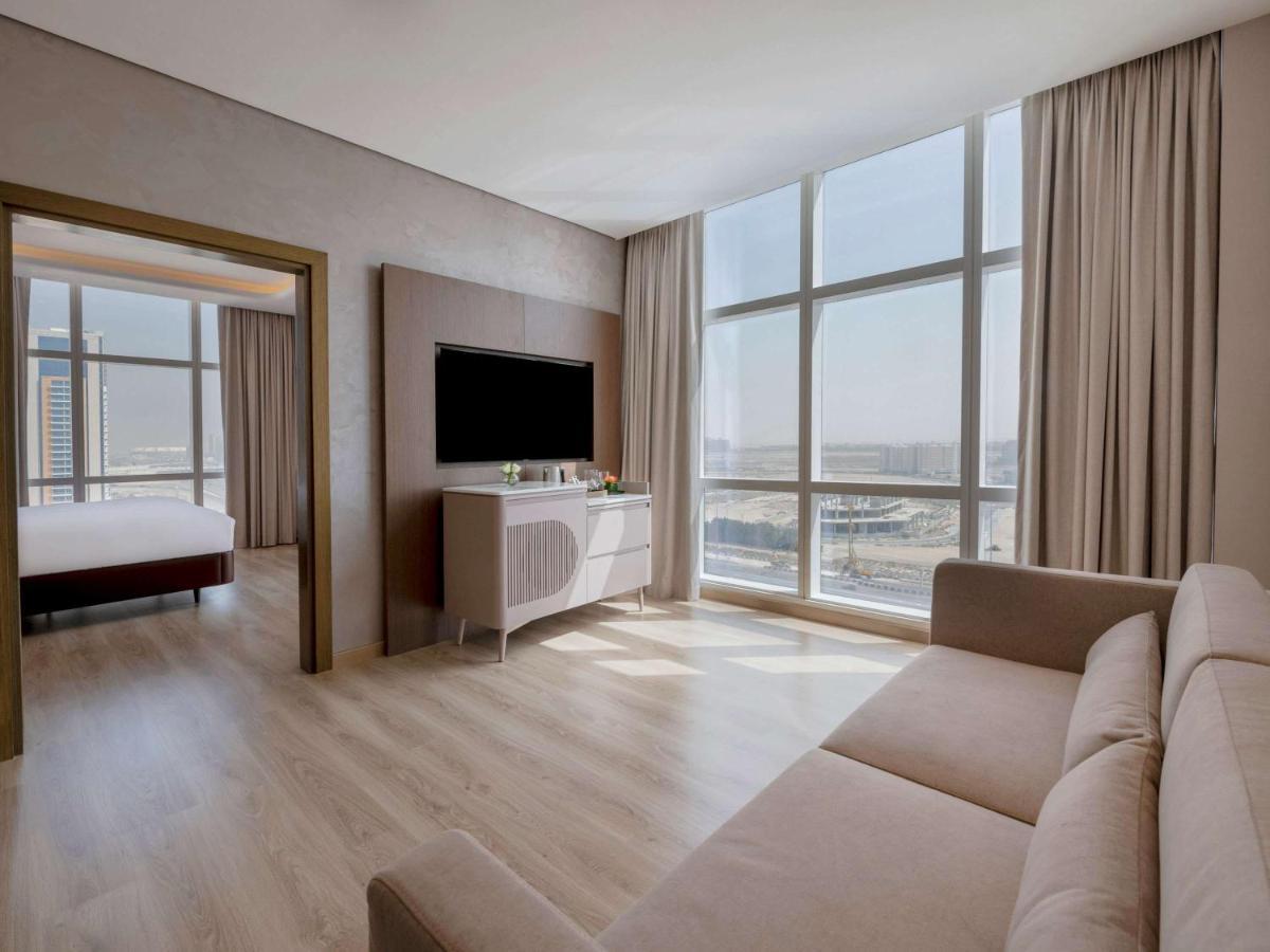 Movenpick Jumeirah Village Triangle Дубай Екстериор снимка Suite