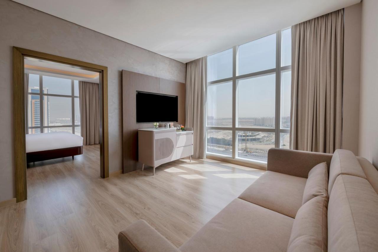 Movenpick Jumeirah Village Triangle Дубай Екстериор снимка Suite