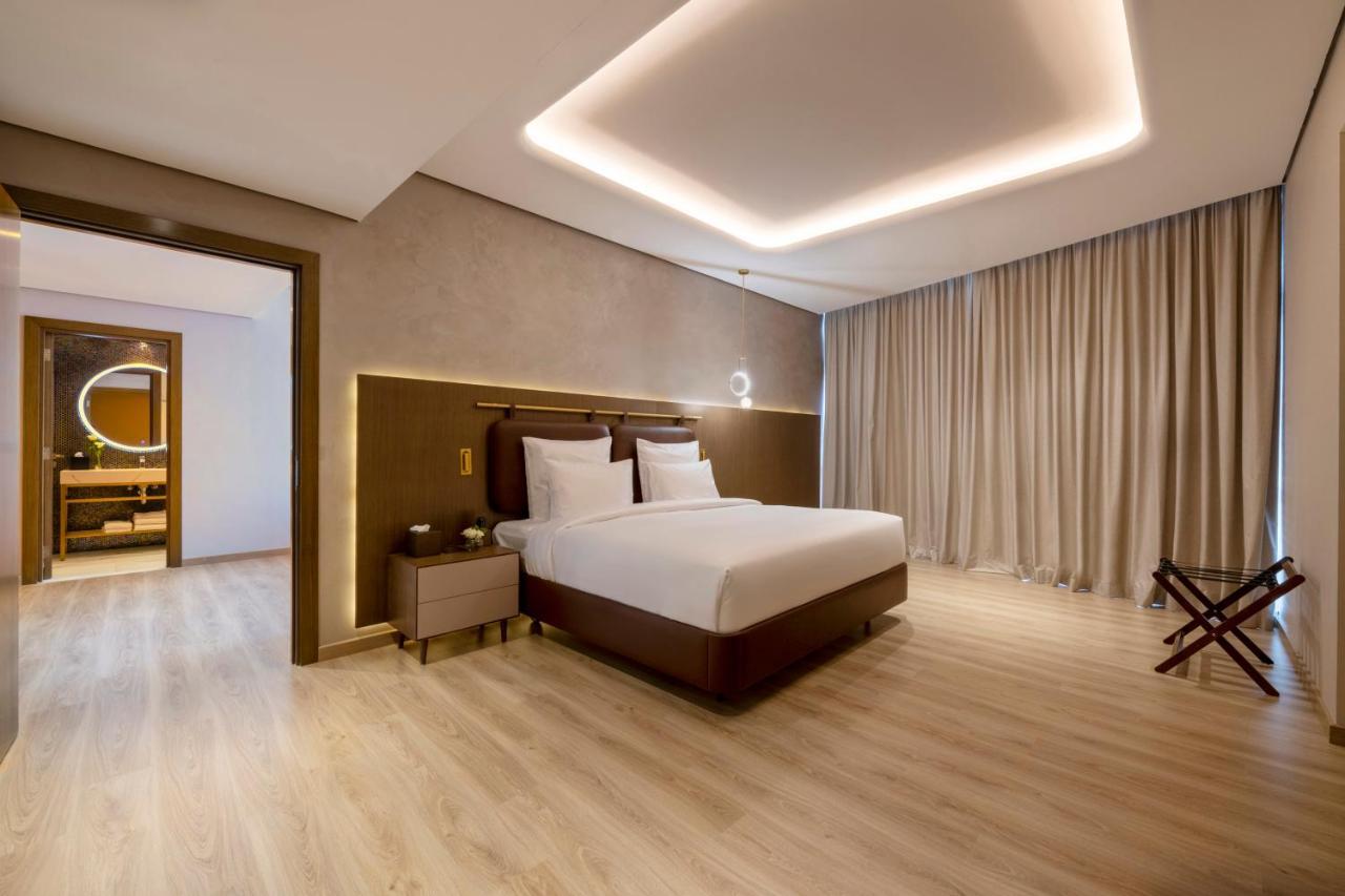Movenpick Jumeirah Village Triangle Дубай Екстериор снимка Suite